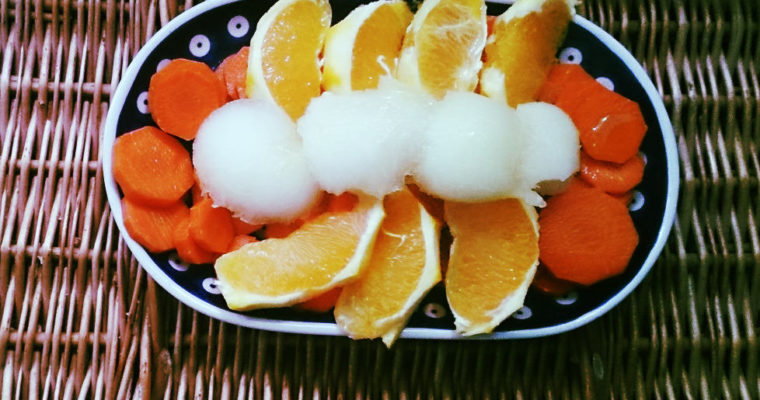 Sałatka: Kiszona marchewka, pomarańcza i melon