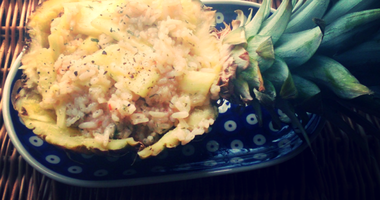 Smażony ryż z ananasem