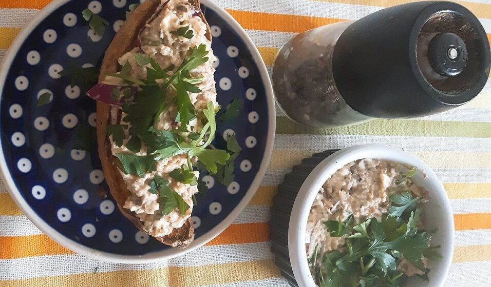 pasta z sardynek i jajek