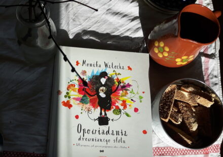 Opowiadania drewnianego stołu Monika Walecka