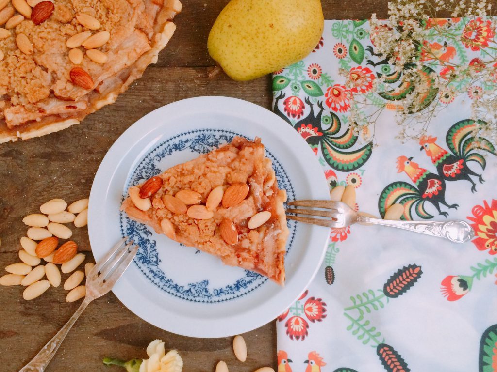 Tarta z gruszek i truskawek