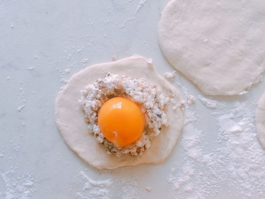 Raviolo z surowym żółtkiem