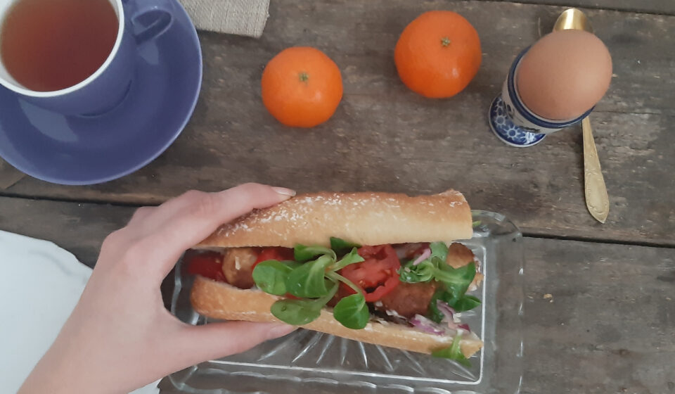 kanapka z klopsikami
