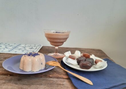 Panna cotta daktylowa