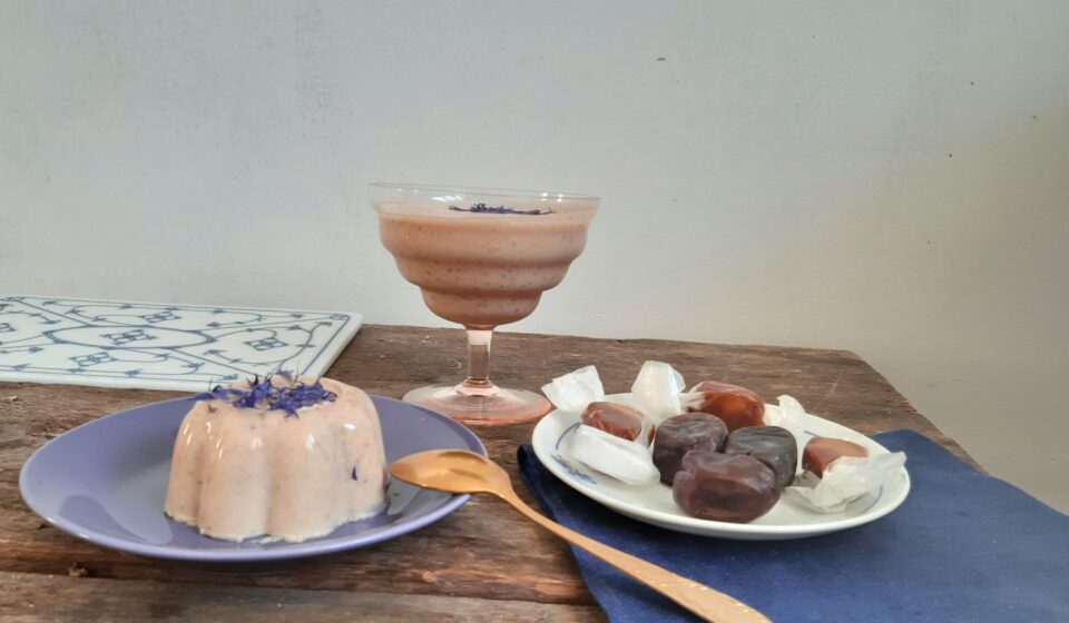 Panna cotta daktylowa