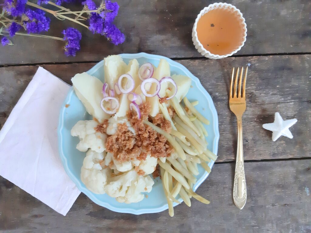 Ziemniaki z kalafiorem i fasolką szparagową
