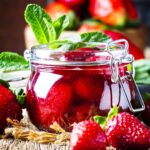 Frużelina truskawkowa - jak ją wykorzystać do domowych deserów?